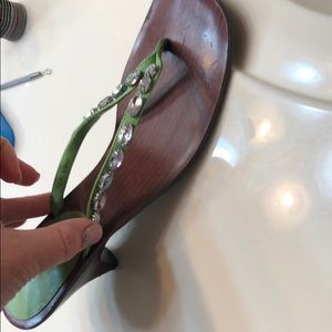 Women’s pec pec sandals